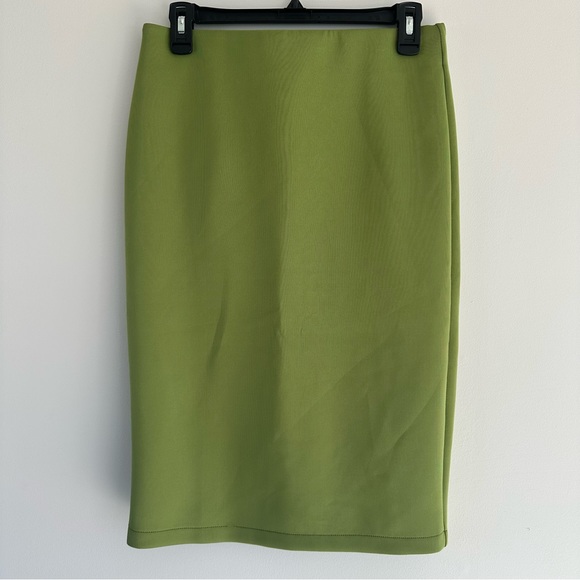 Catherine Malandrino Dresses & Skirts - Catherine Malandrino Classic Pencil Skirt in Green Size 6